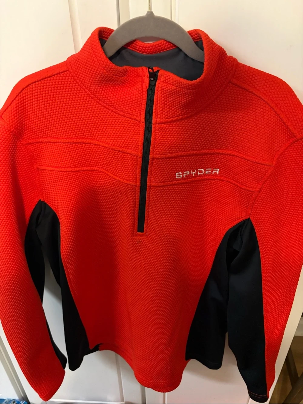 Spyder Men’s Red and Black Half-Zip Rash Guard Pullover, size L